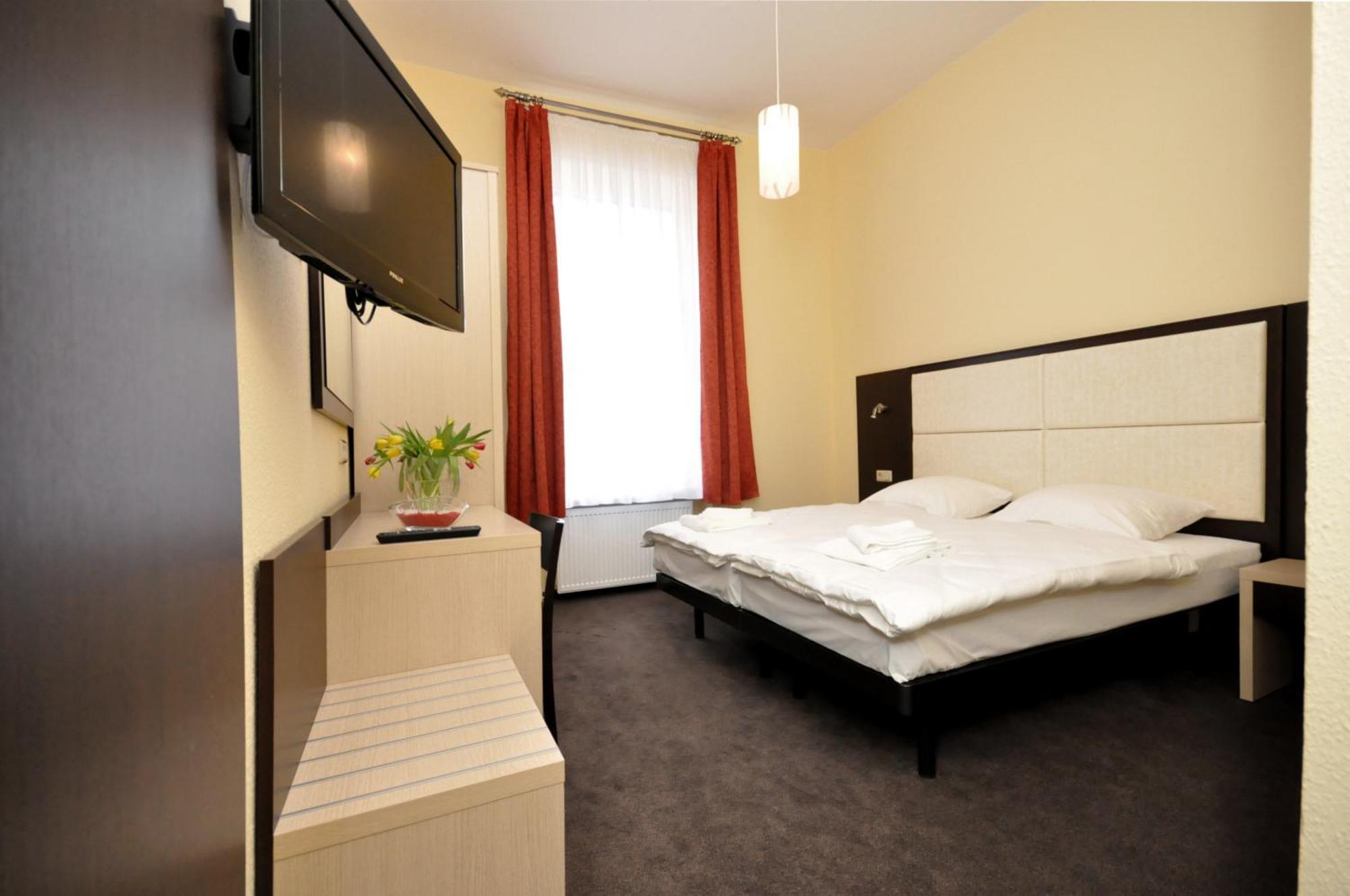 Hotel Bova Frankfurt am Main Eksteriør bilde
