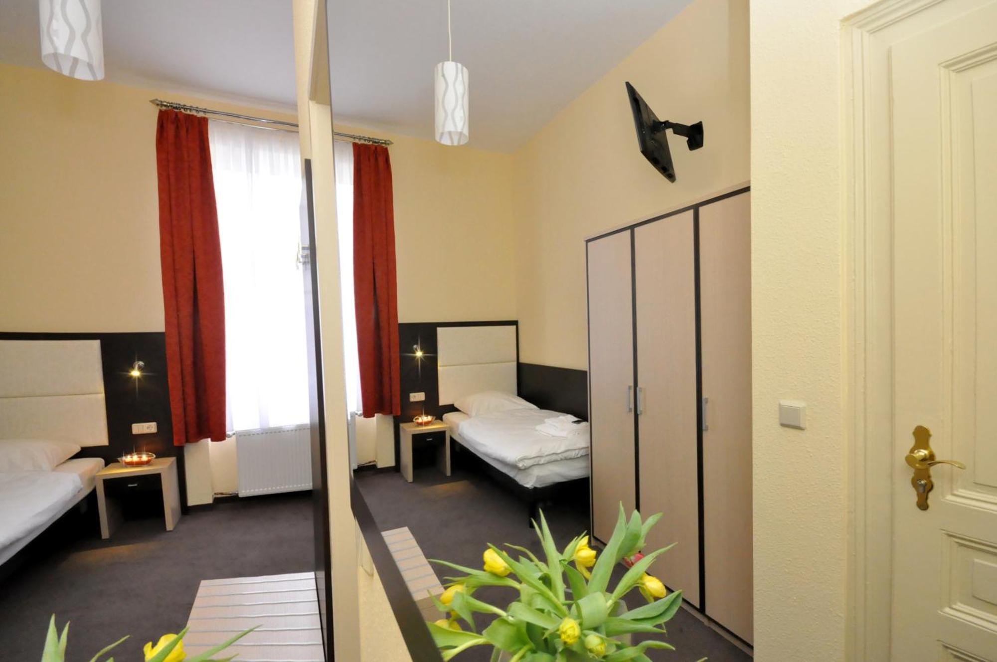 Hotel Bova Frankfurt am Main Eksteriør bilde